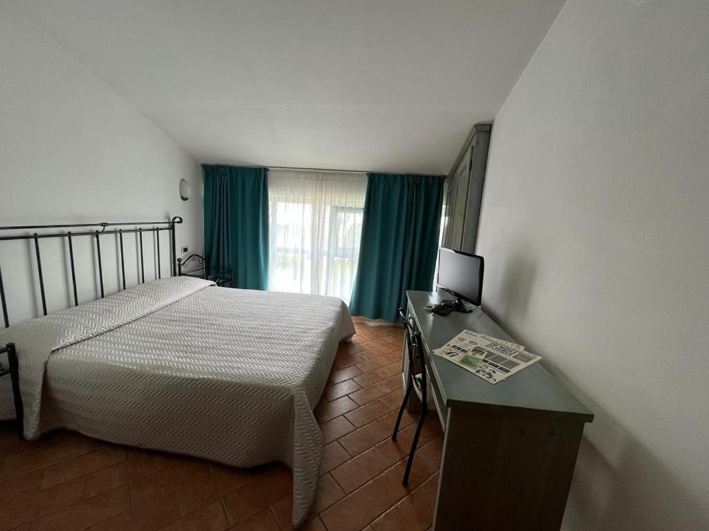 Hotel Residence La Ventola Вада Екстер'єр фото